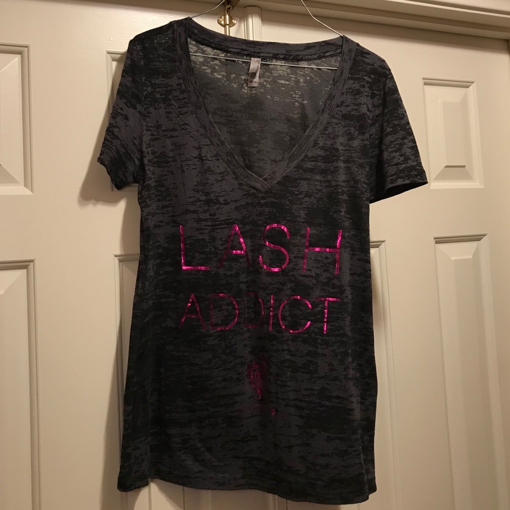 Younique lash addict v neck